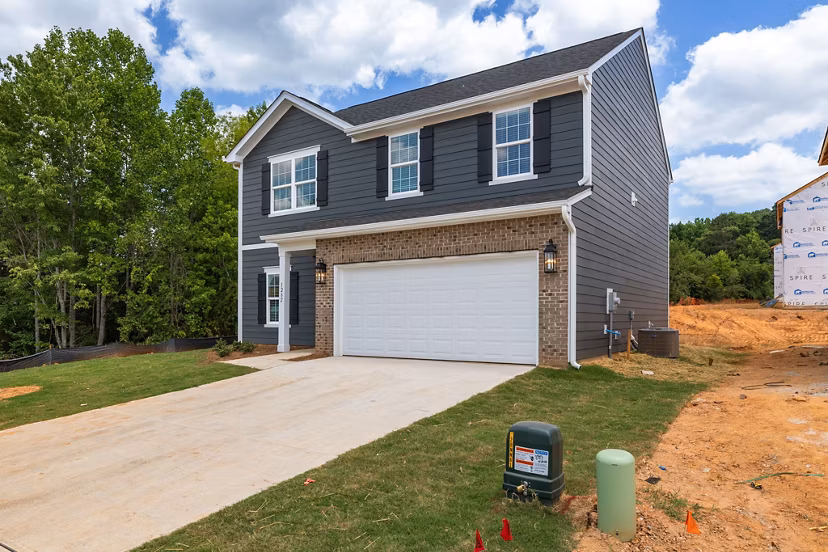 Smith Crossing Apartments: Modern luxury apartments in Kernersville, NC.