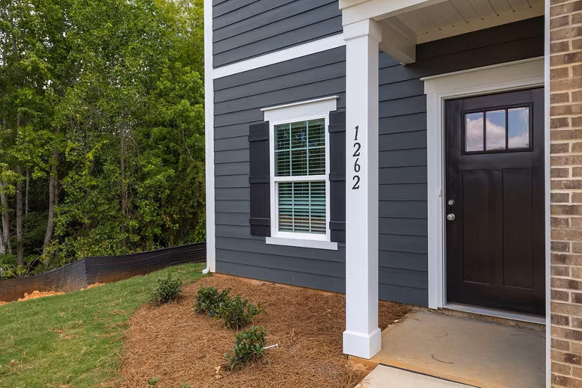Smith Crossing Apartments: Elegant view of luxury apartments in a serene suburban setting