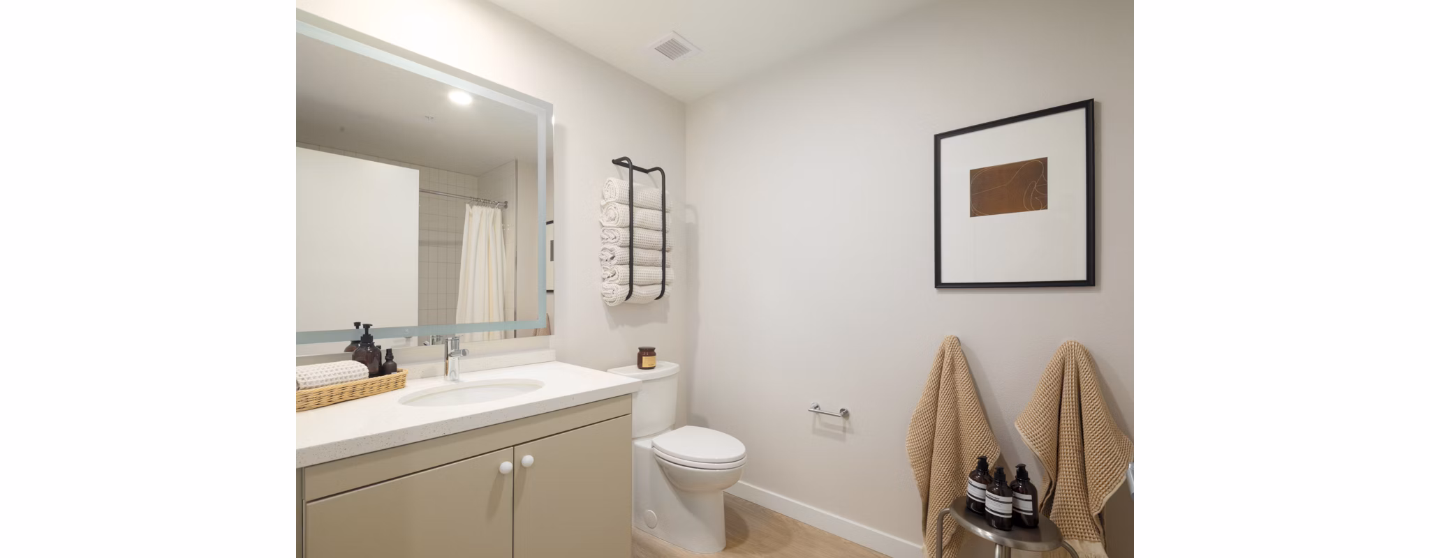 bathroom at Park East Apartments