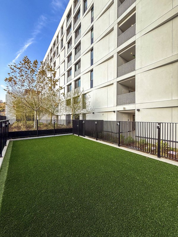patio at Park East Apartments