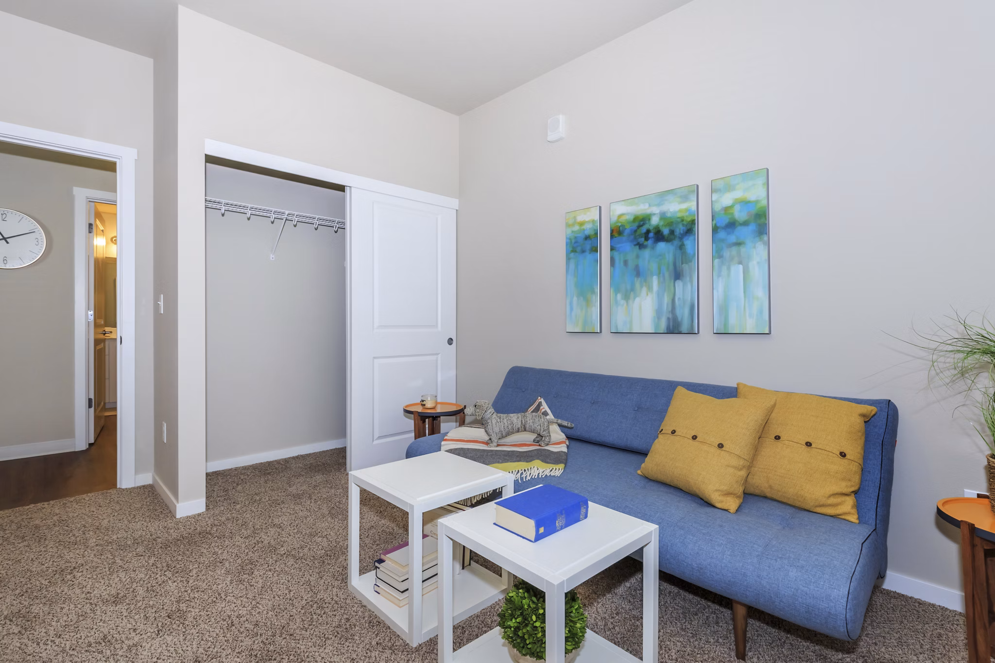 living room at Outlook at Pilot Butte Apartments