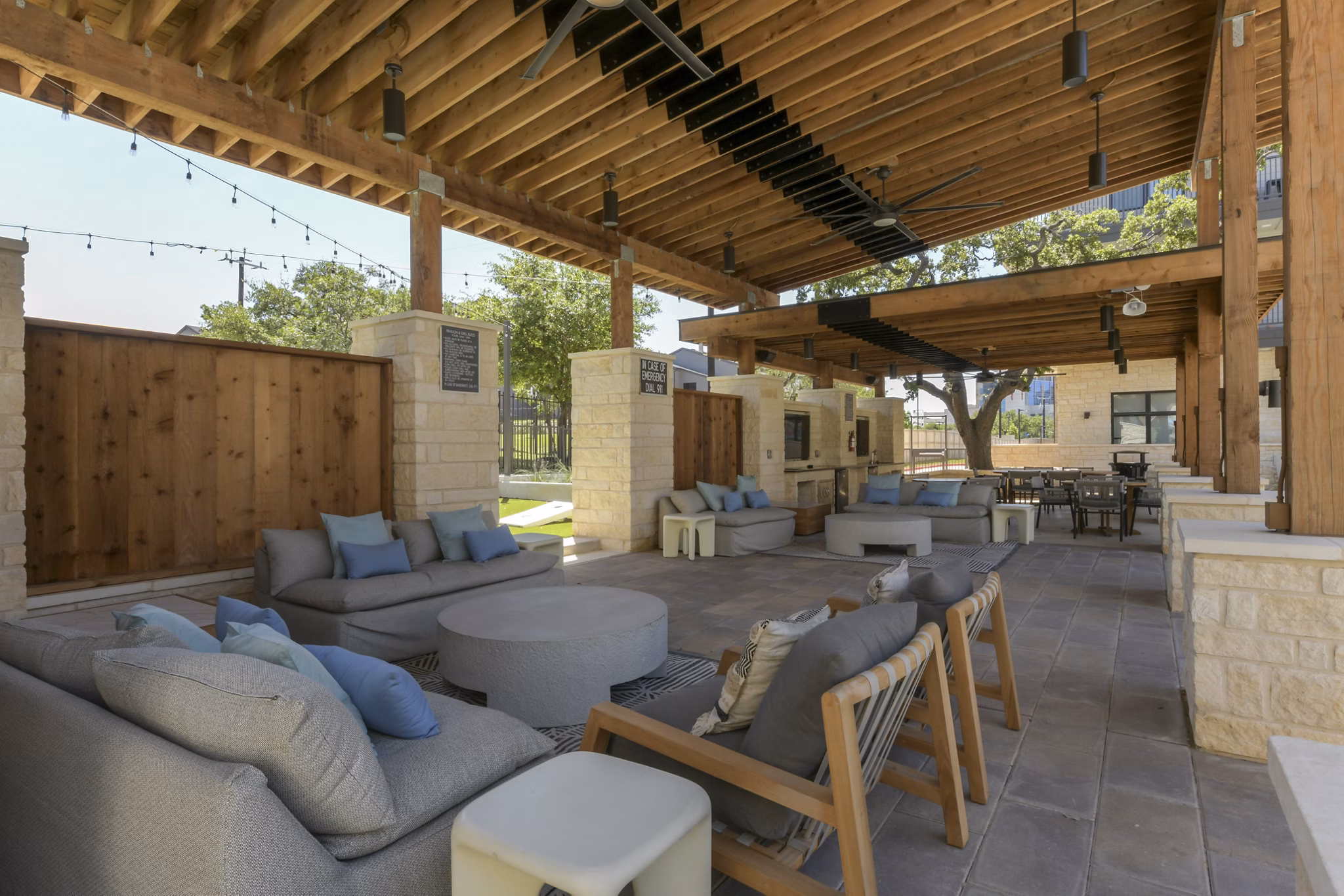 patio at Lenox Grandview Apartments