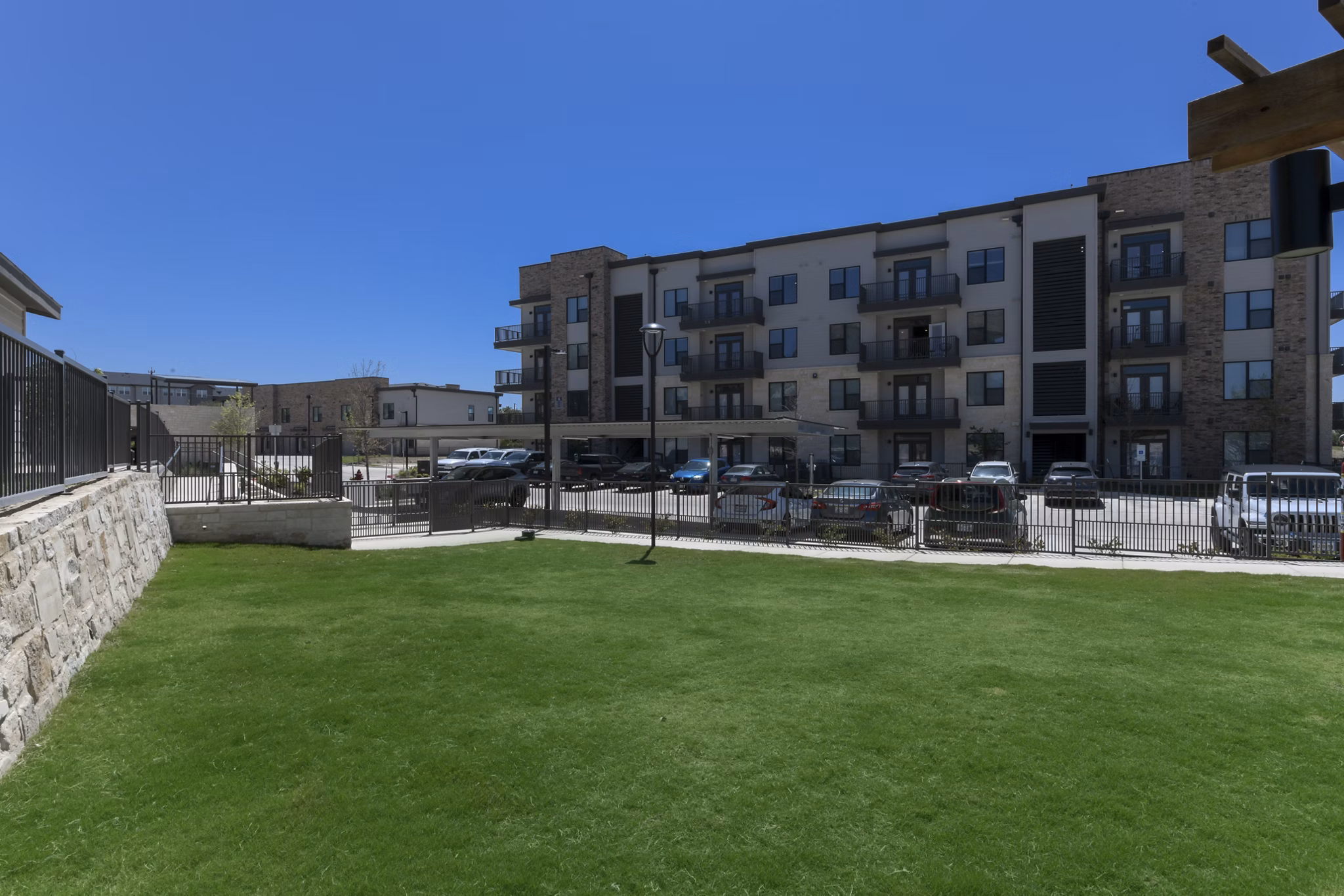 dog park at Lenox Grandview Apartments 