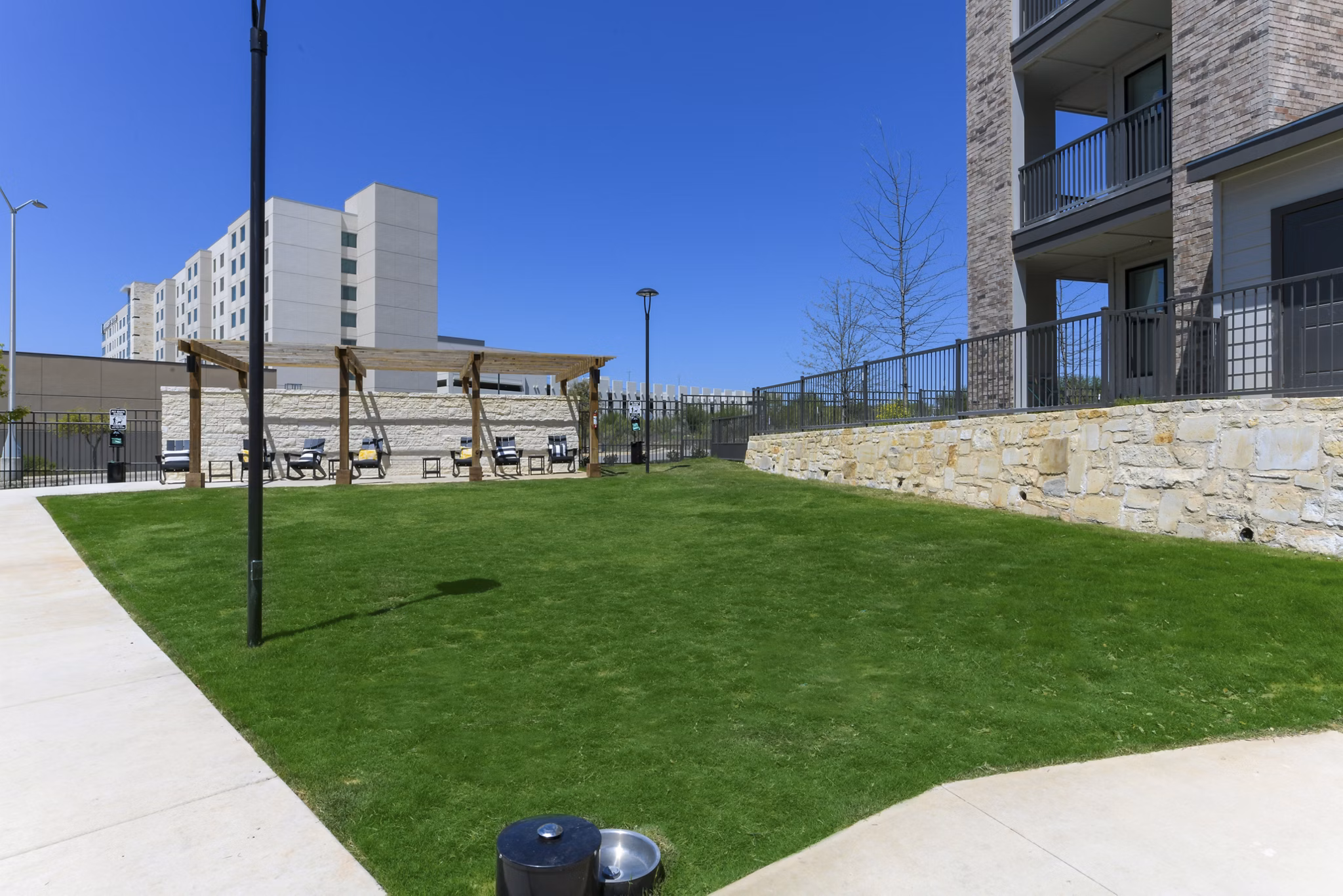 at Lenox Grandview Apartments 
