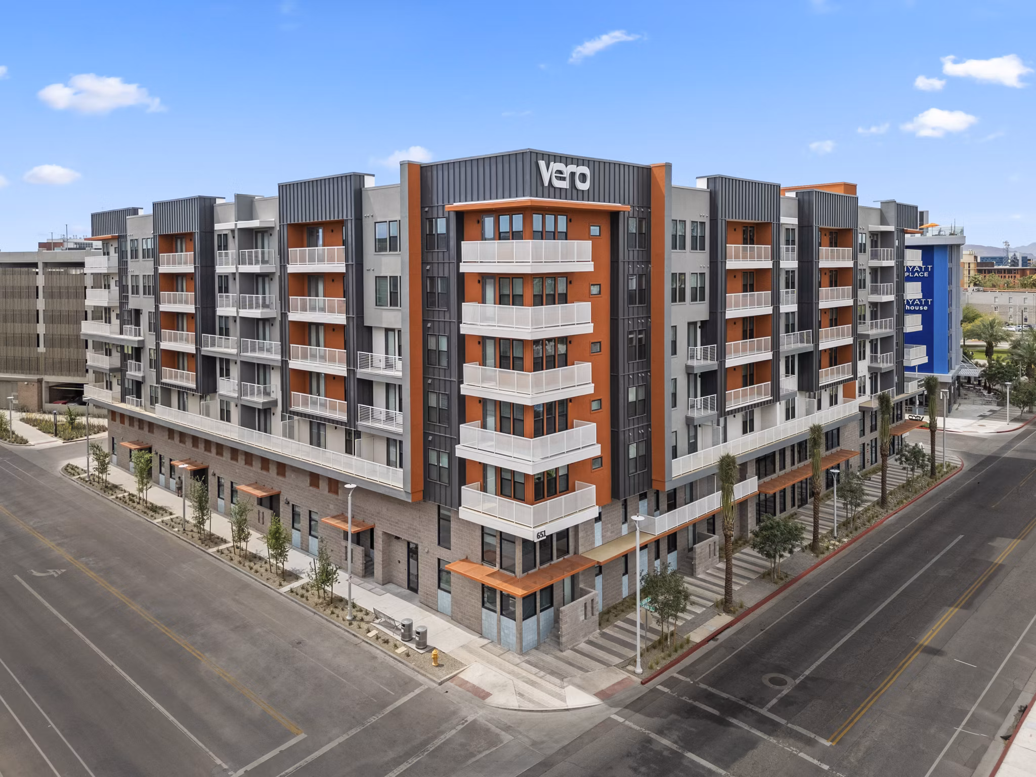 Vero Tempe: Modern luxury apartment with landscaped gardens in vibrant Tempe community