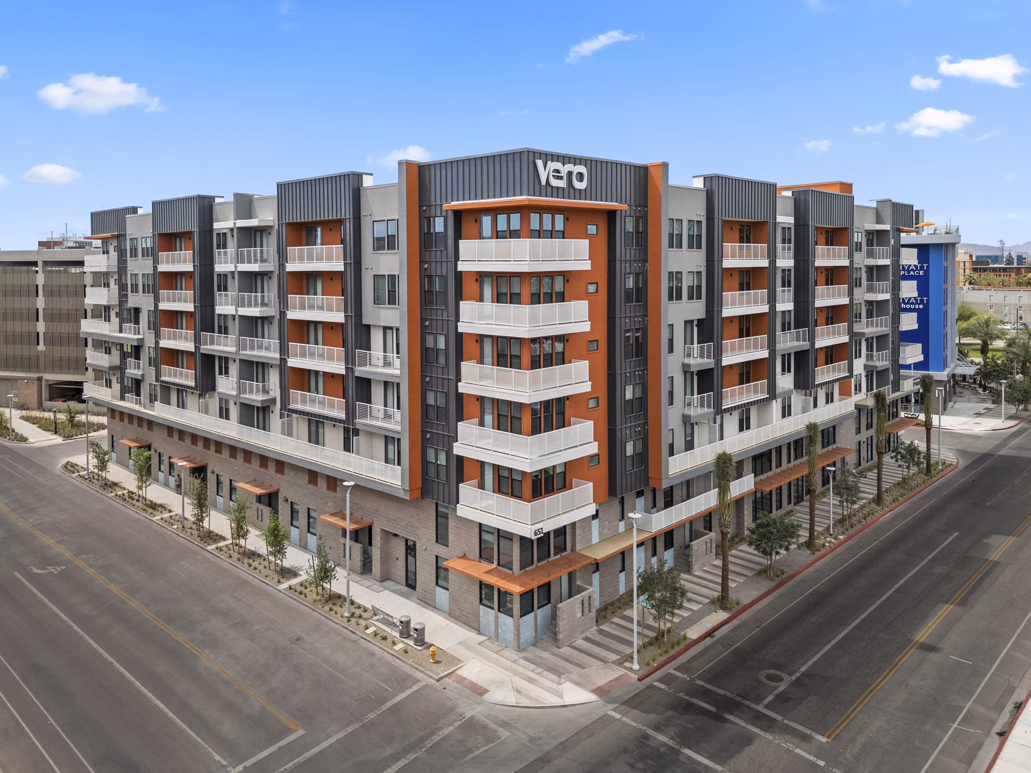 Vero Tempe: Modern luxury apartment with landscaped gardens in vibrant Tempe community