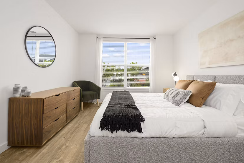 bedroom at Ltd. Findlay Apartments