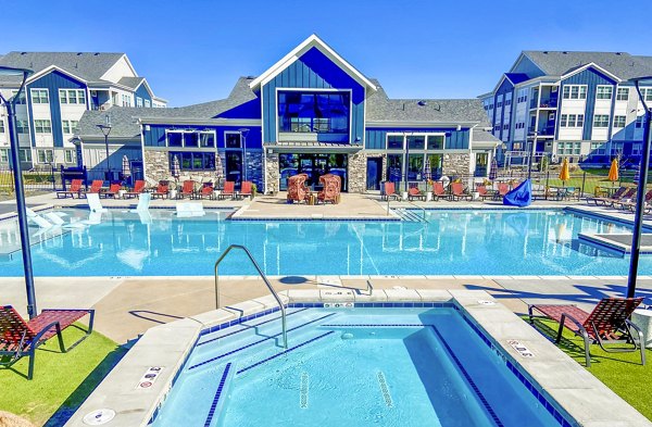 pool at Lariat Apartments