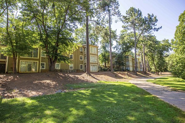 exterior at Roswell Creek Apartments 