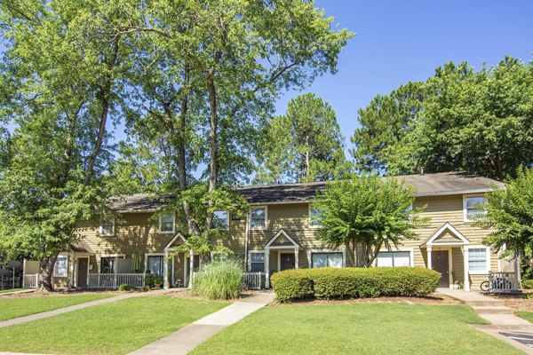 exterior at Roswell Creek Apartments 