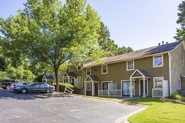 exterior at Roswell Creek Apartments 