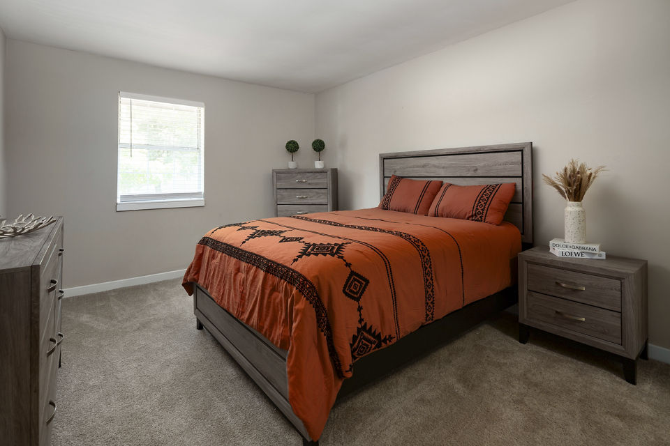 bedroom at Ellwood Pines Apartments