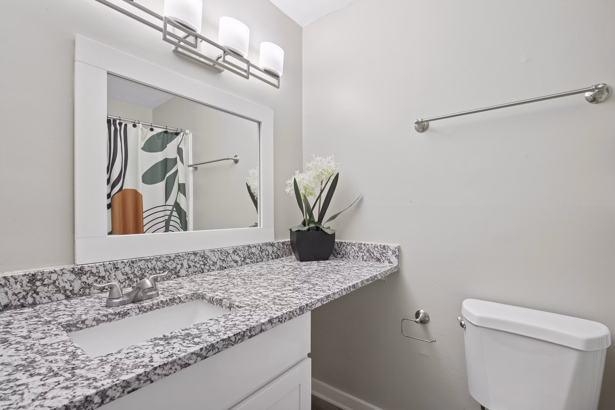 bathroom at Ellwood Pines Apartments