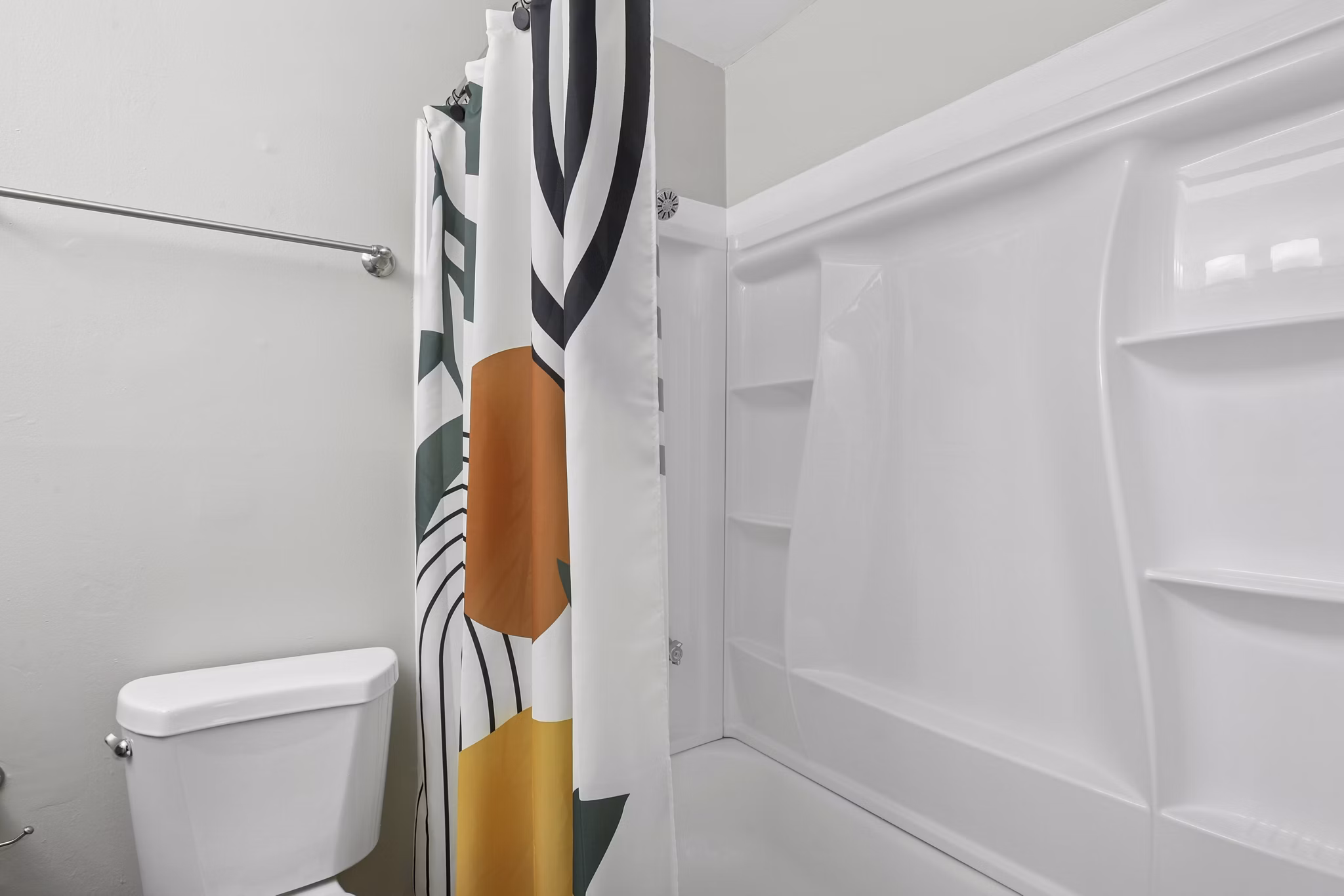 bathroom at Ellwood Pines Apartments