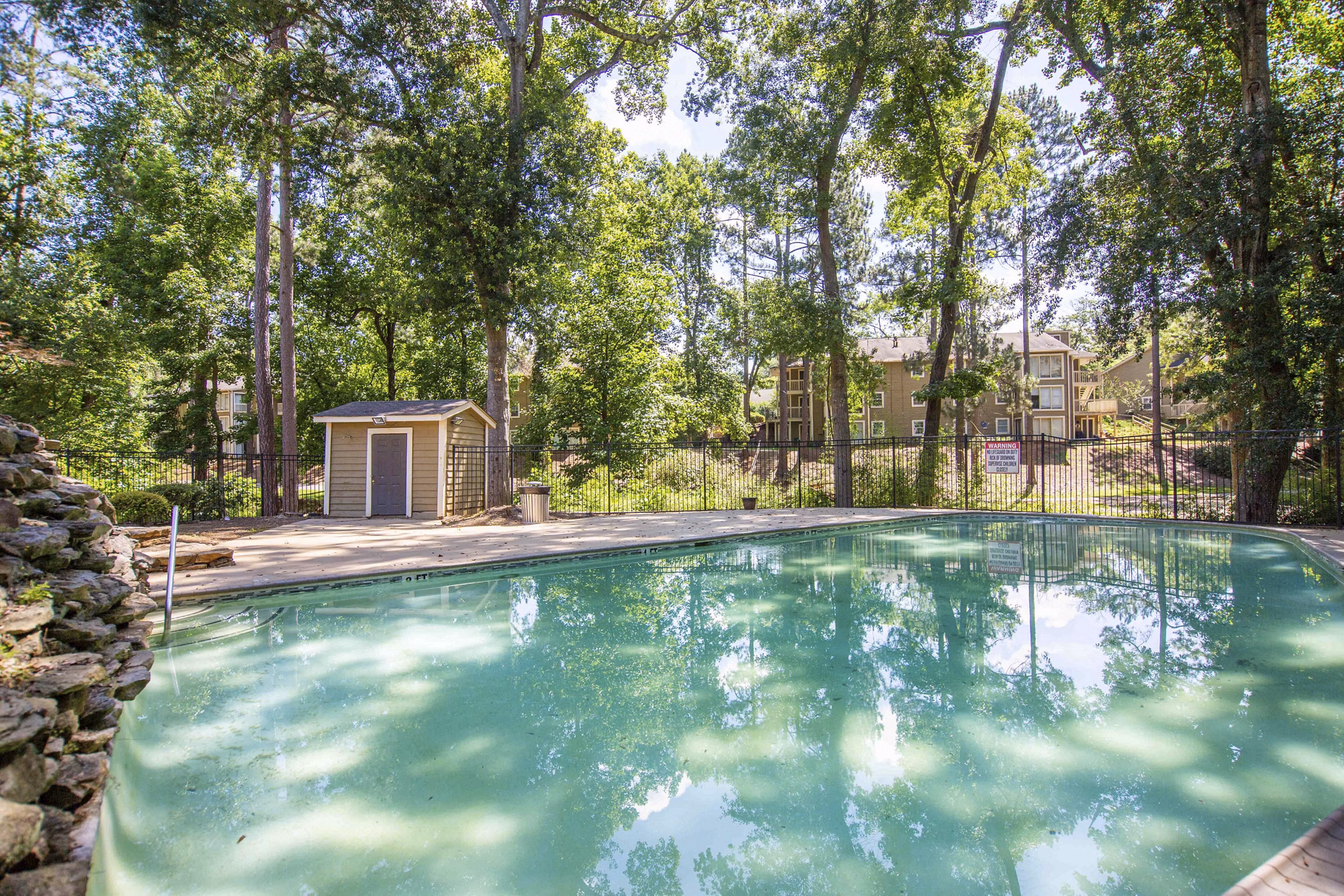 pool at Roswell Creek Apartments 
