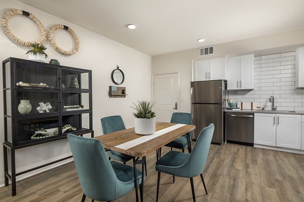 dining room at Delhaven Pointe Apartments