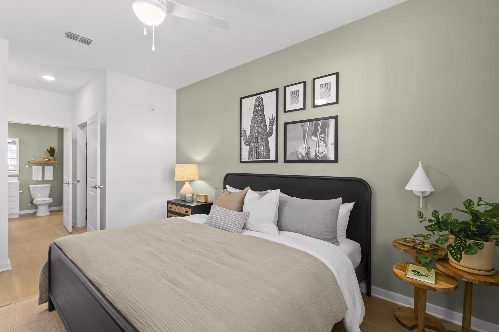 bedroom at Marlowe Live Oak Apartments 