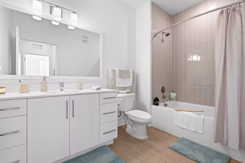 bathroom at Marlowe Live Oak Apartments