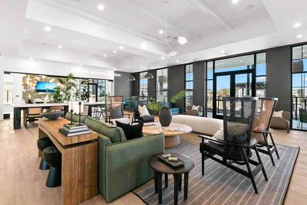 clubhouse at Marlowe Live Oak Apartments 