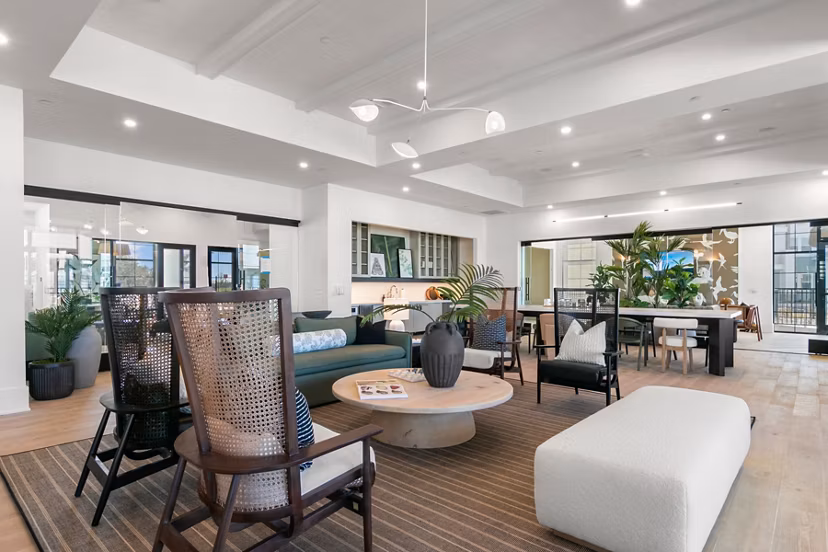 clubhouse at Marlowe Live Oak Apartments 