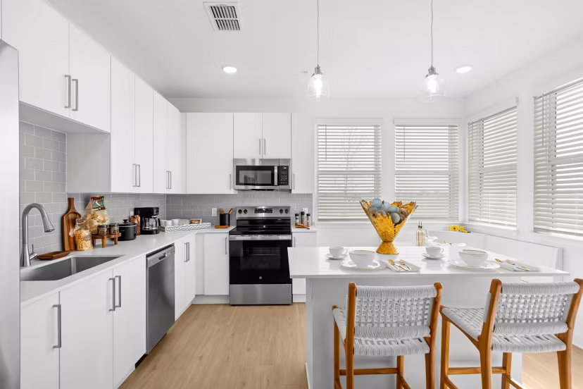 kitchen at Marlowe Live Oak Apartments 