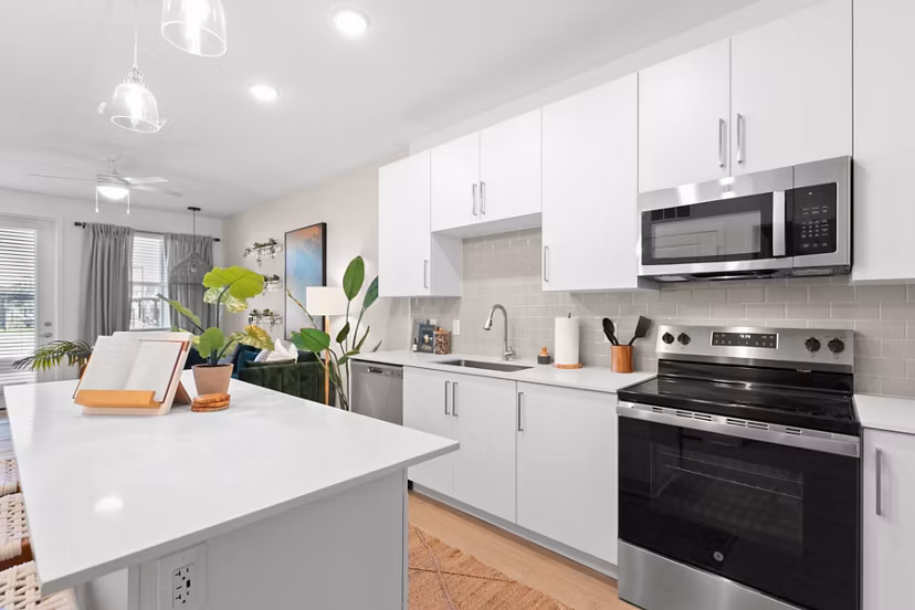kitchen at Marlowe Live Oak Apartments 