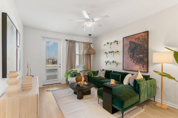 living room at Marlowe Live Oak Apartments 