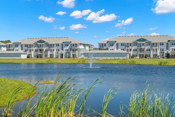 neighborhood at Marlowe Live Oak Apartments 