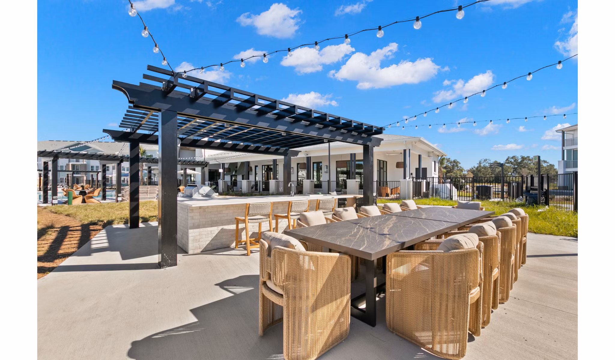 grill area at Marlowe Live Oak Apartments 
