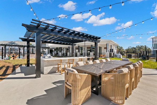 grill area at Marlowe Live Oak Apartments 