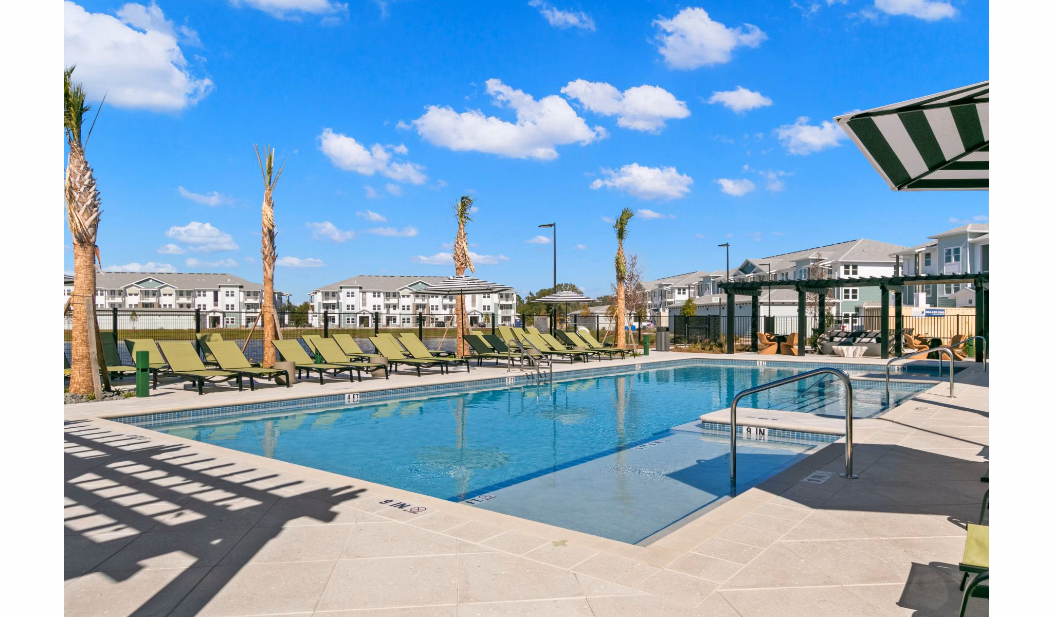 pool at Marlowe Live Oak Apartments 