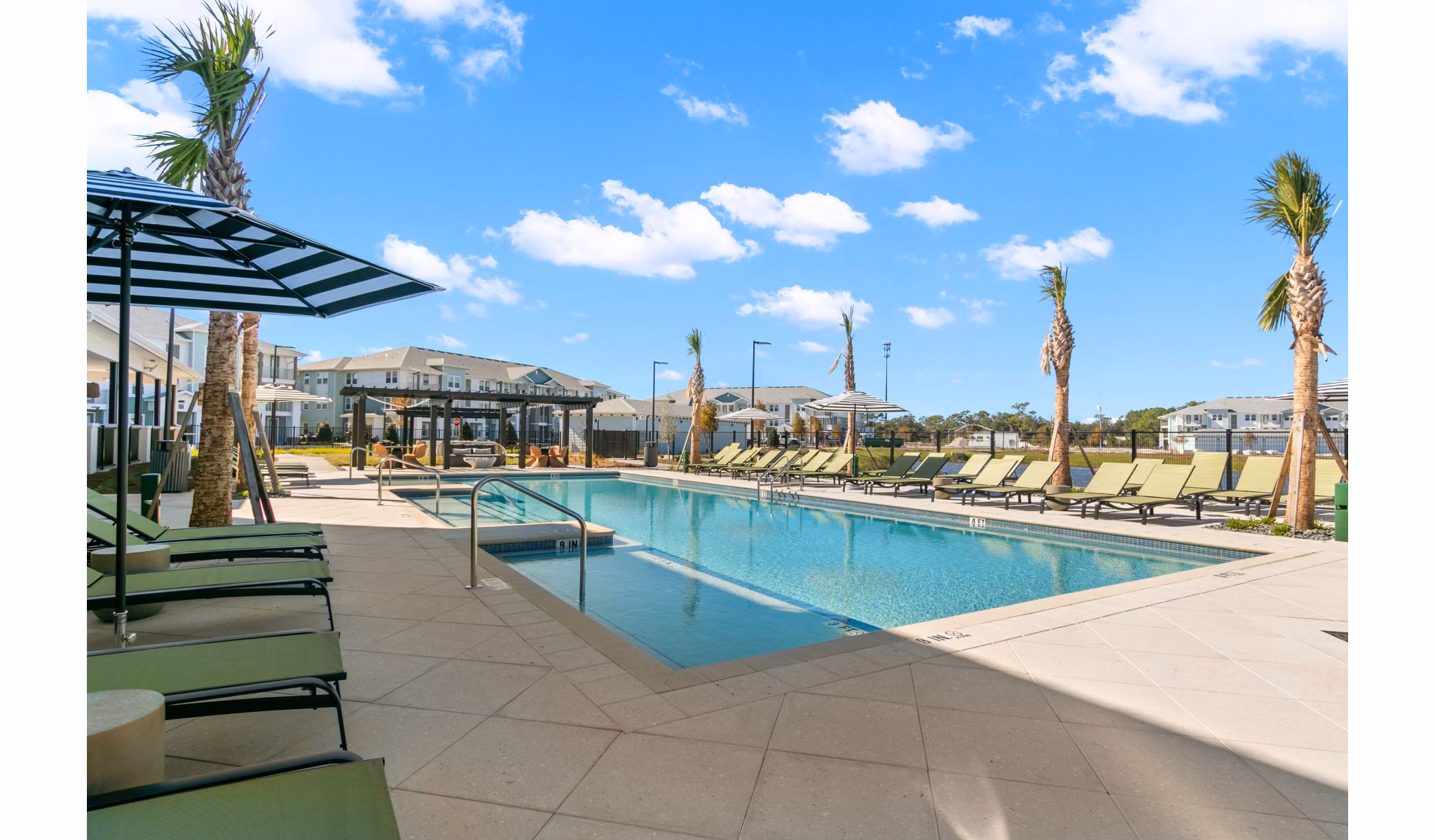 pool at Marlowe Live Oak Apartments 