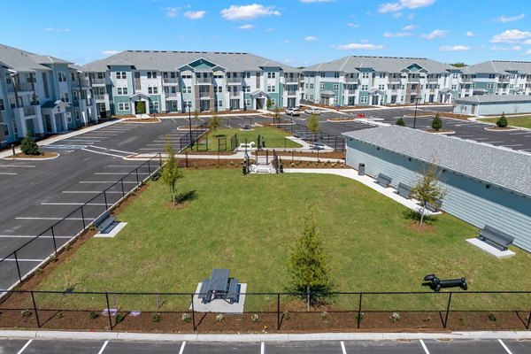 dog park at Marlowe Live Oak Apartments 