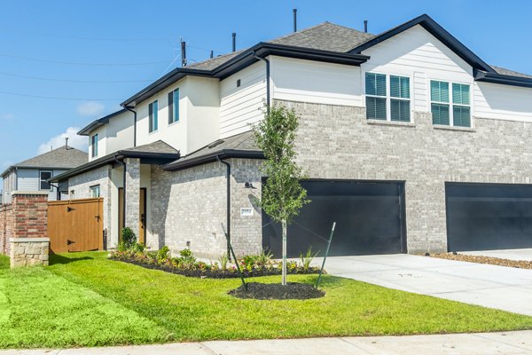 Eden at Sunterra Apartments: Stylish building in desirable neighborhood