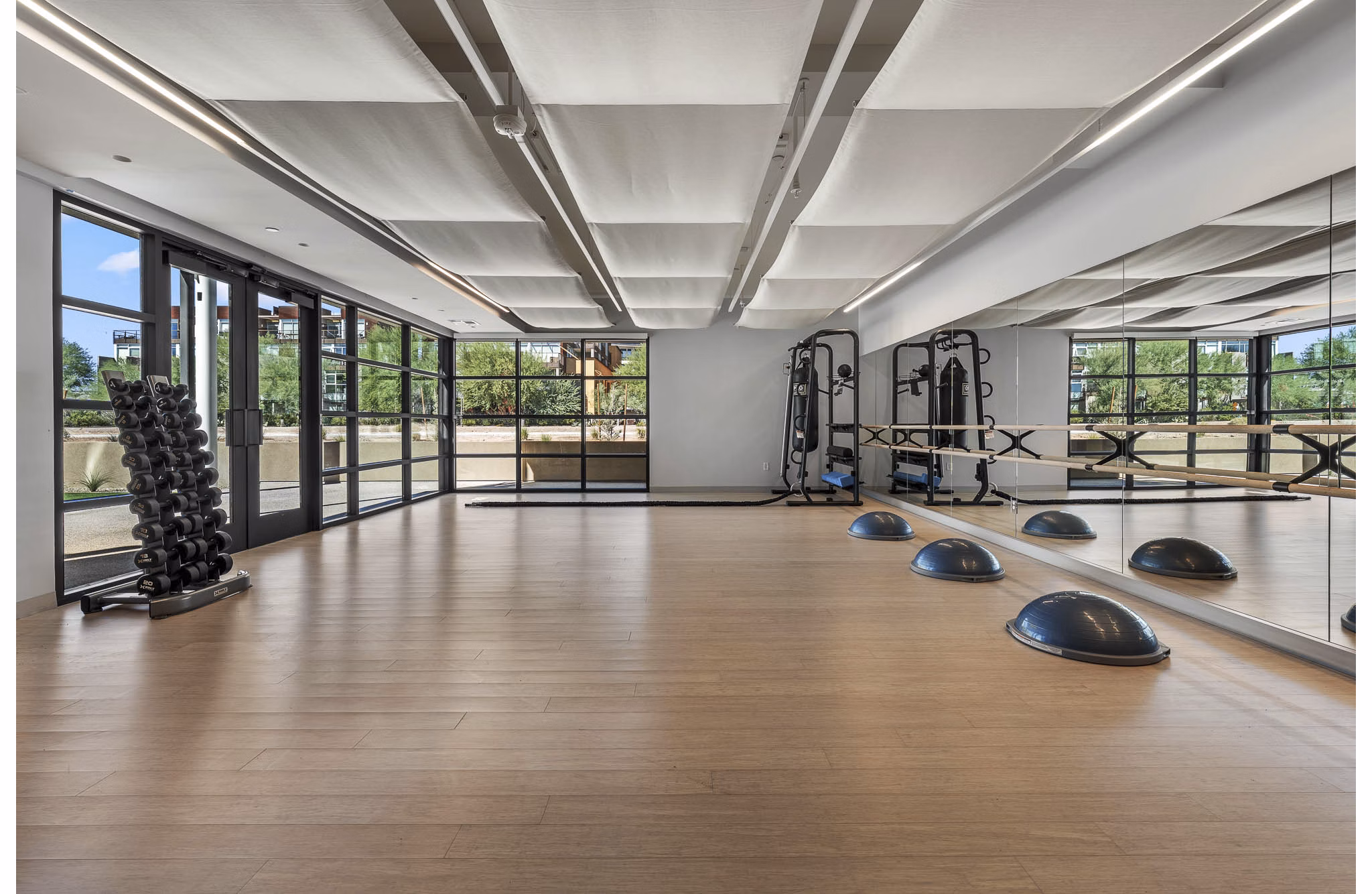 fitness center at The Monde Scottsdale Apartments 
