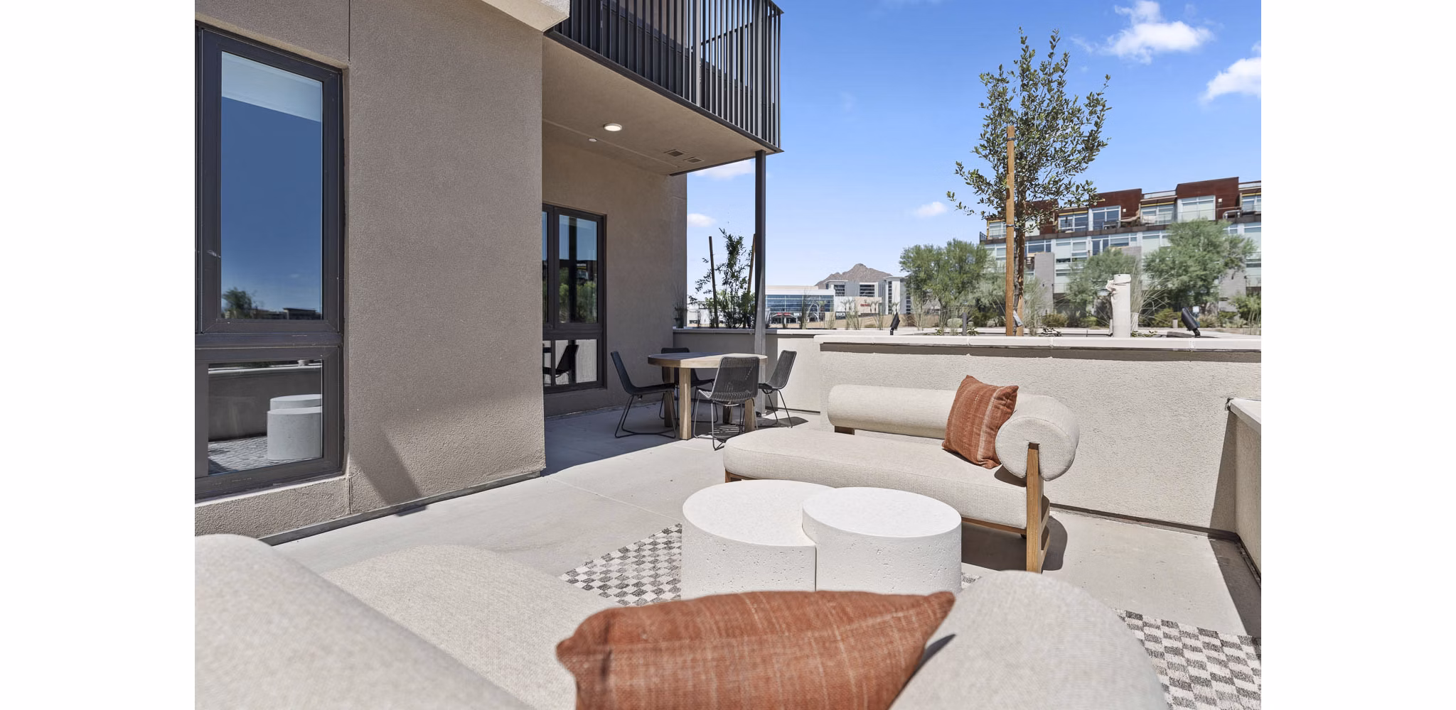 The Monde Scottsdale: Elegant patio with modern seating at luxury apartments