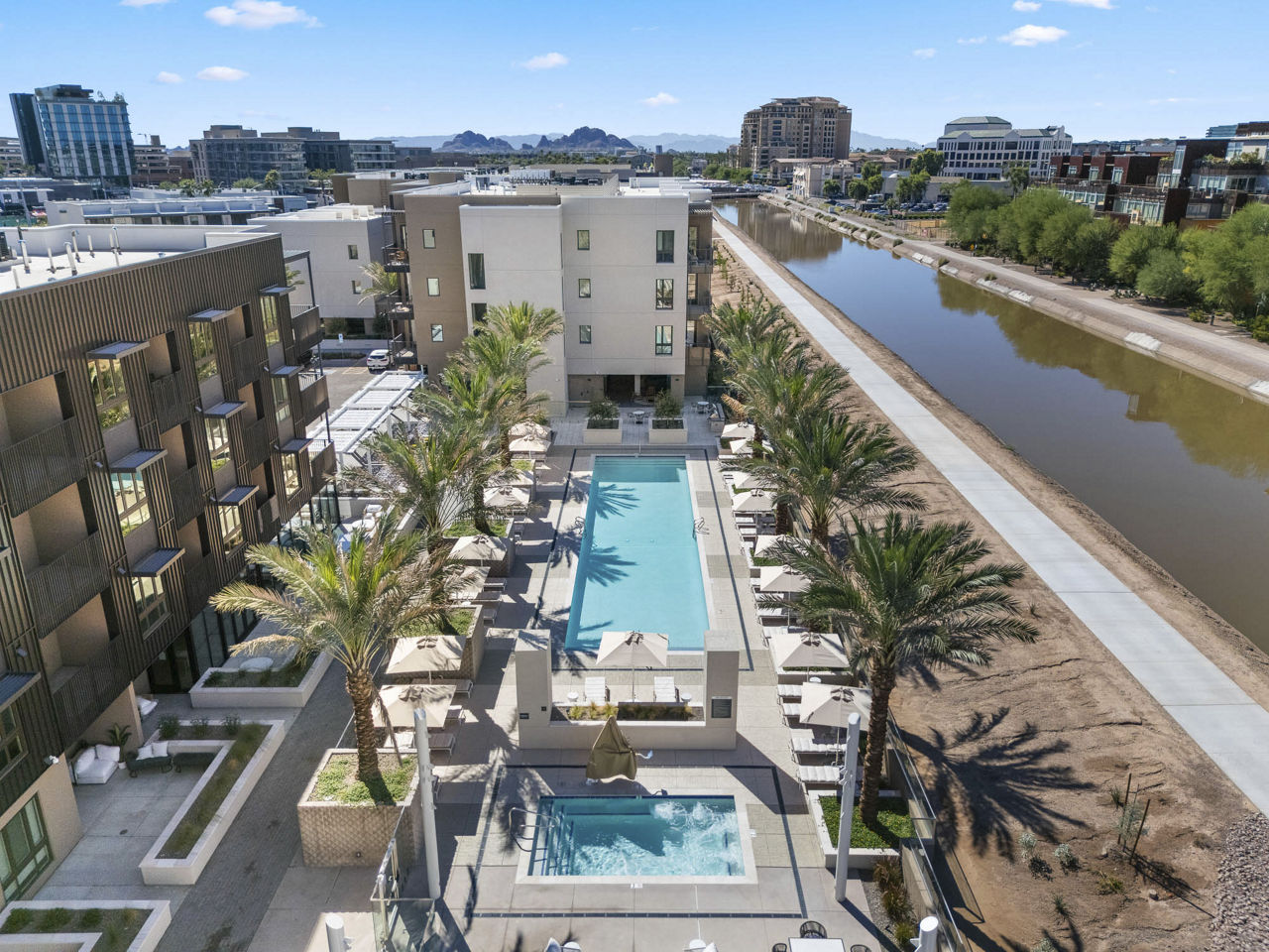 Pool at The Monde Scottsdale (2 of 2)