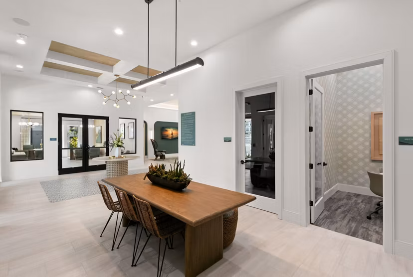 Marlowe Ridgeview Apartments: Elegant clubhouse with modern decor and comfortable seating