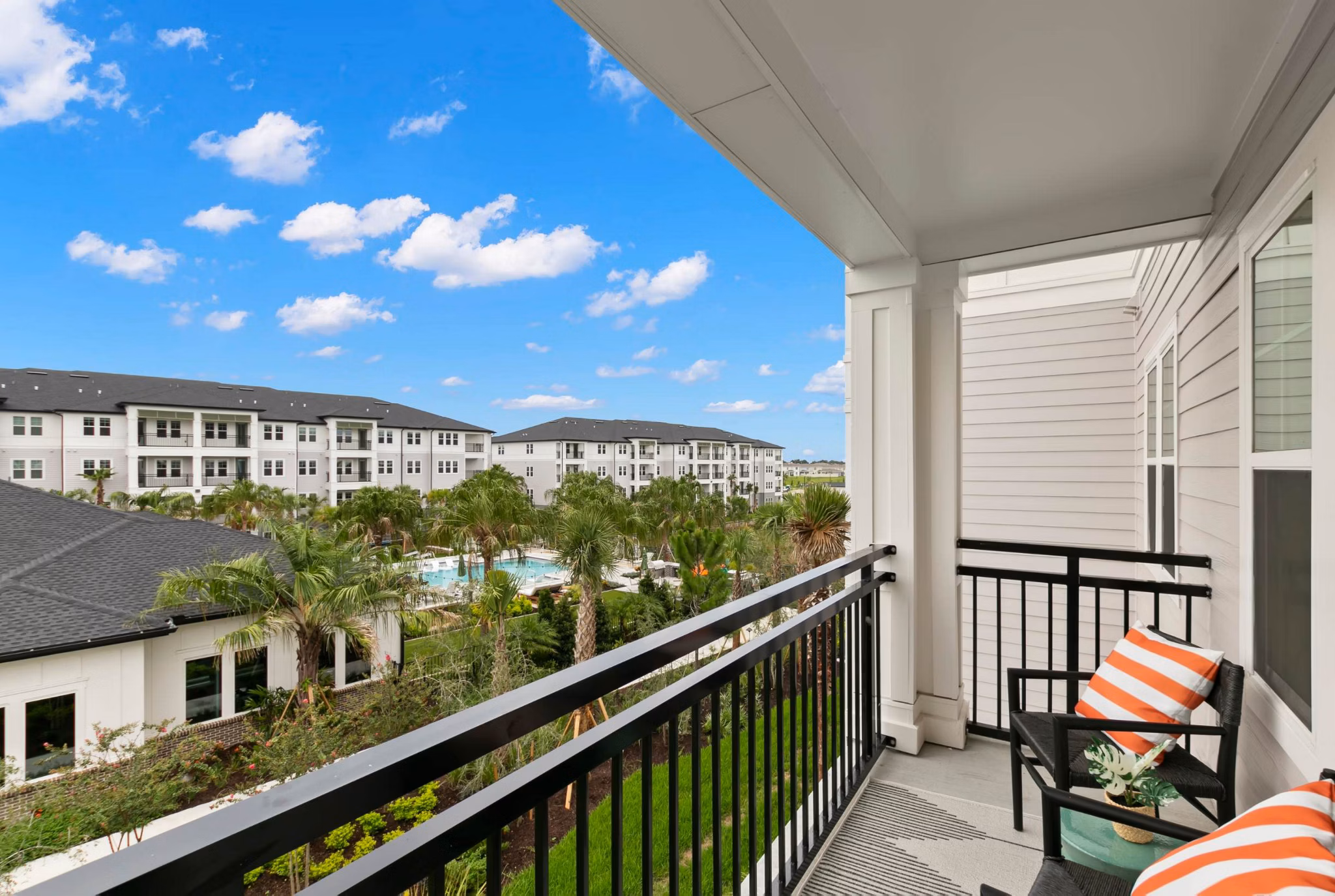 Patio with stylish outdoor seating at Marlowe Ridgeview Apartments