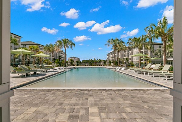 pool at Marlowe Ridgeview Apartments