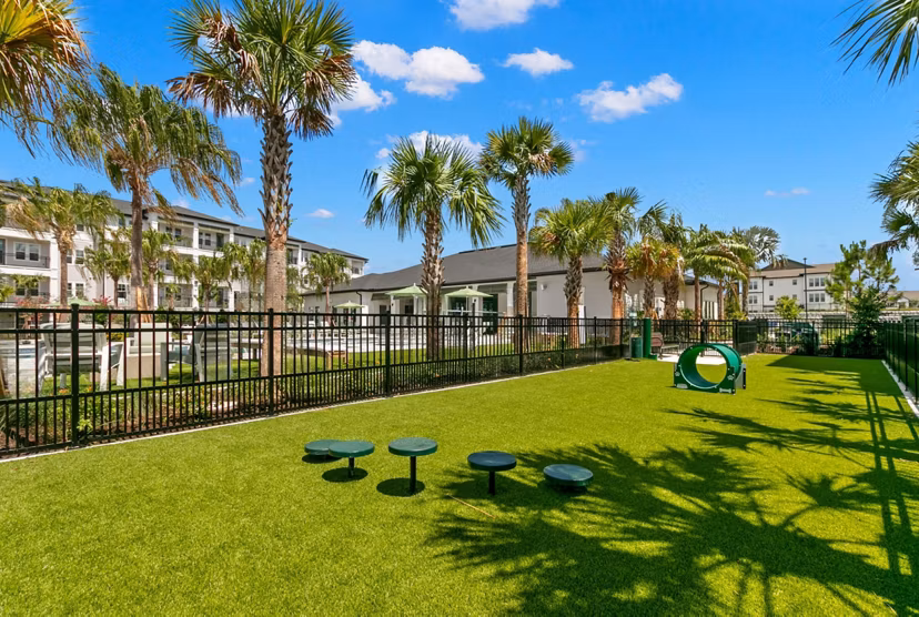 Marlowe Ridgeview Apartments: Spacious dog park with agility equipment