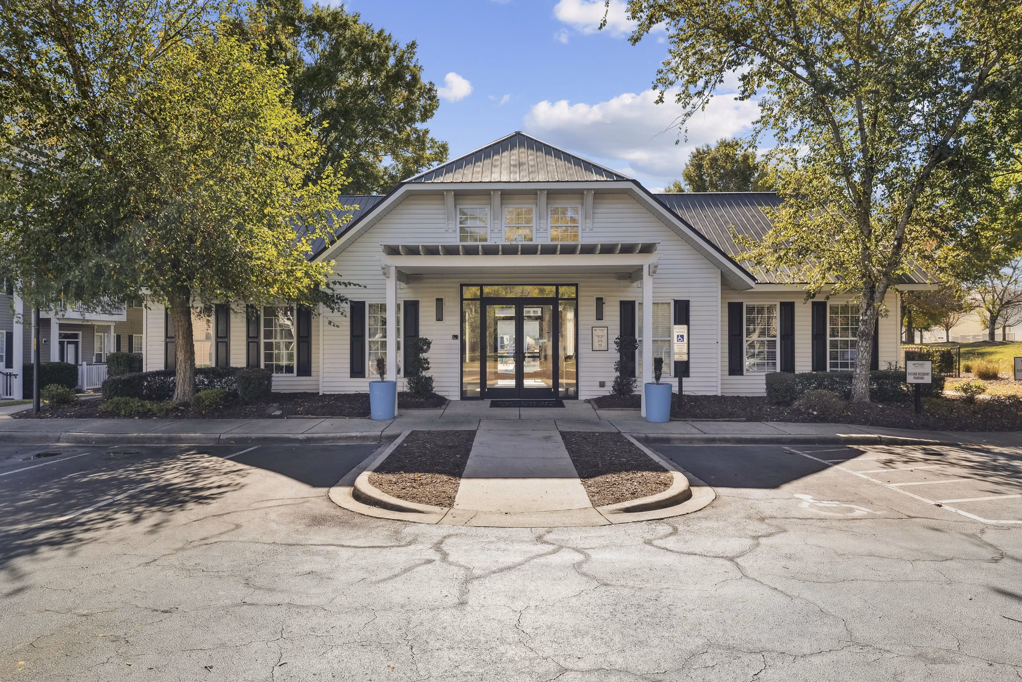 exterior at Arbor Steele Creek Apartments 