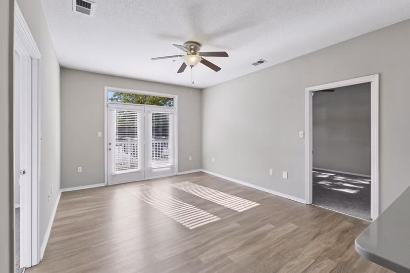 living room at Arbor Steele Creek Apartments 
