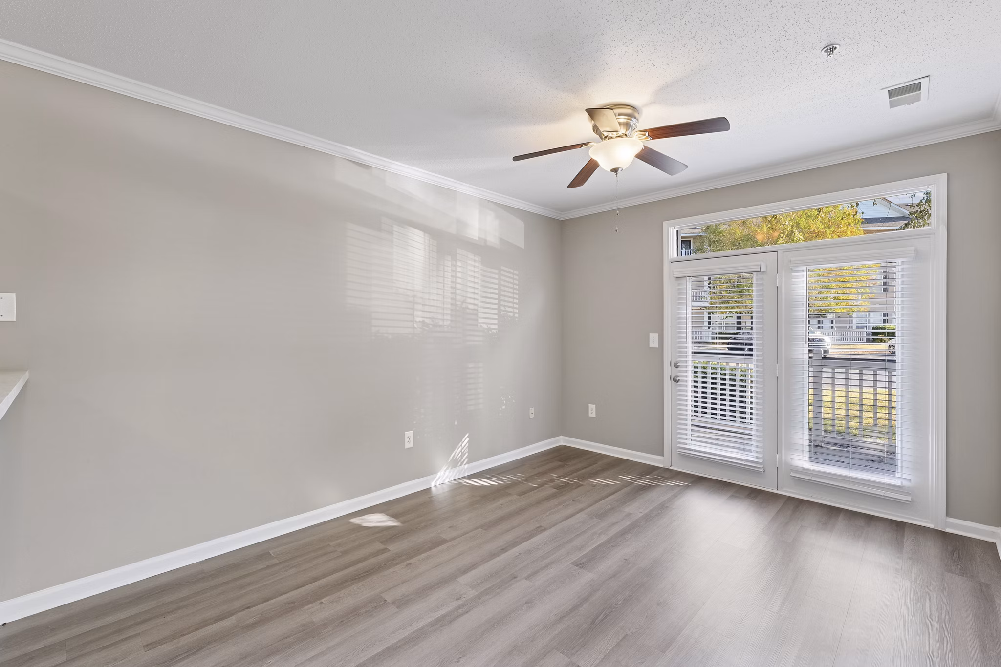 living room at Arbor Steele Creek Apartments 