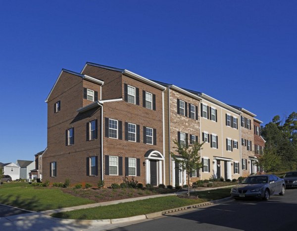 Charleston Row Townhomes: Elegant brick facade luxury townhomes in Charleston