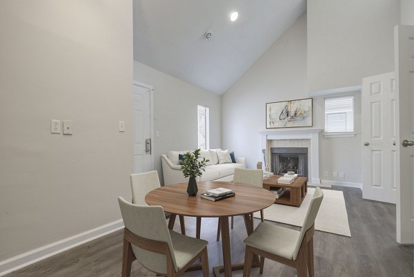 dining room at The Spoke at Tyvola Station Apartments