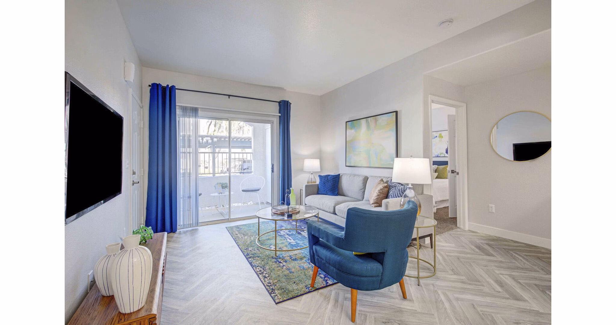 Spacious living room with modern decor at Citron Apartments