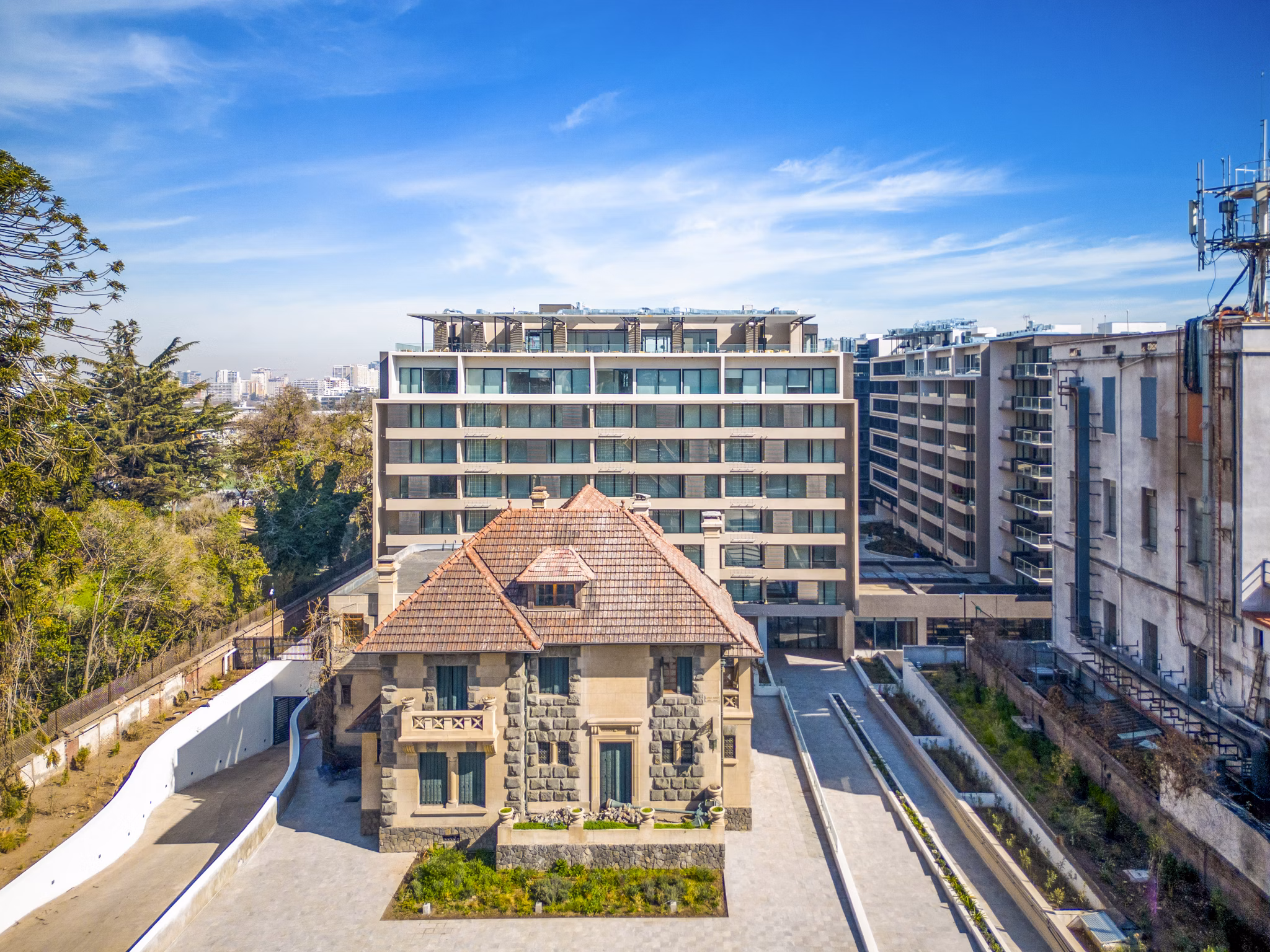 building/exterior at Somma Ines de Suarez Apartments