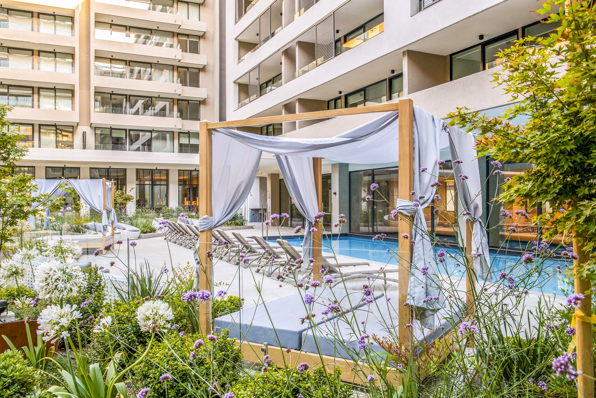 pool/patio at Somma Ines de Suarez Apartments