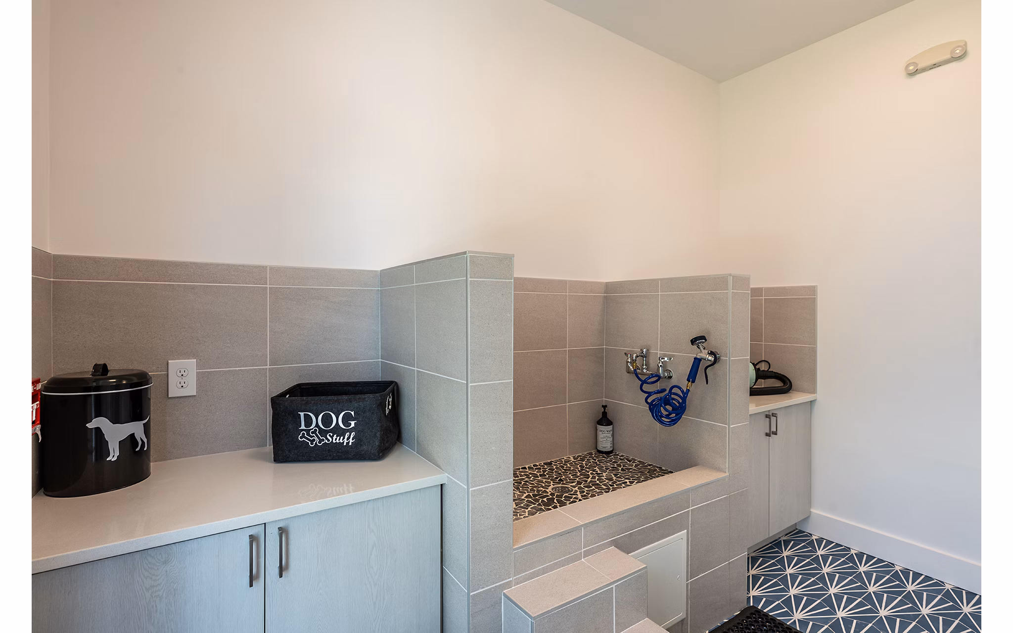 Convenient dog wash station at Perla Apartments, luxury living for pet owners